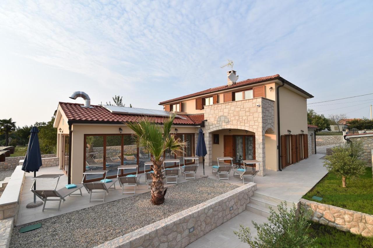Villa Muskatel -With Heated Pool Brzac エクステリア 写真