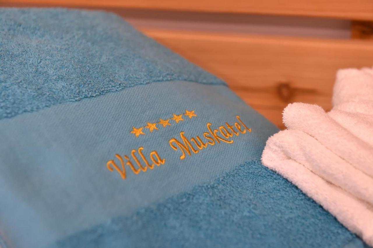Villa Muskatel -With Heated Pool Brzac エクステリア 写真