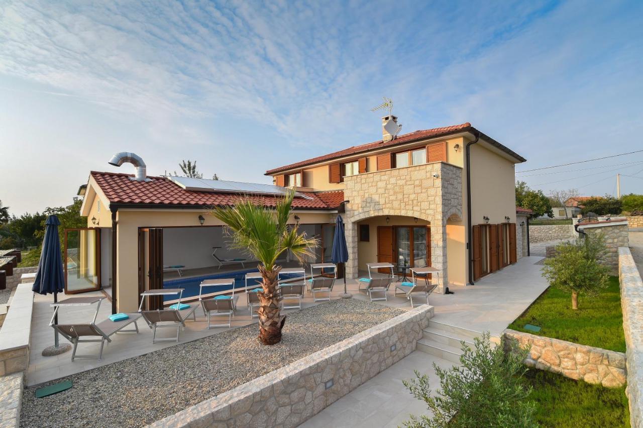 Villa Muskatel -With Heated Pool Brzac エクステリア 写真