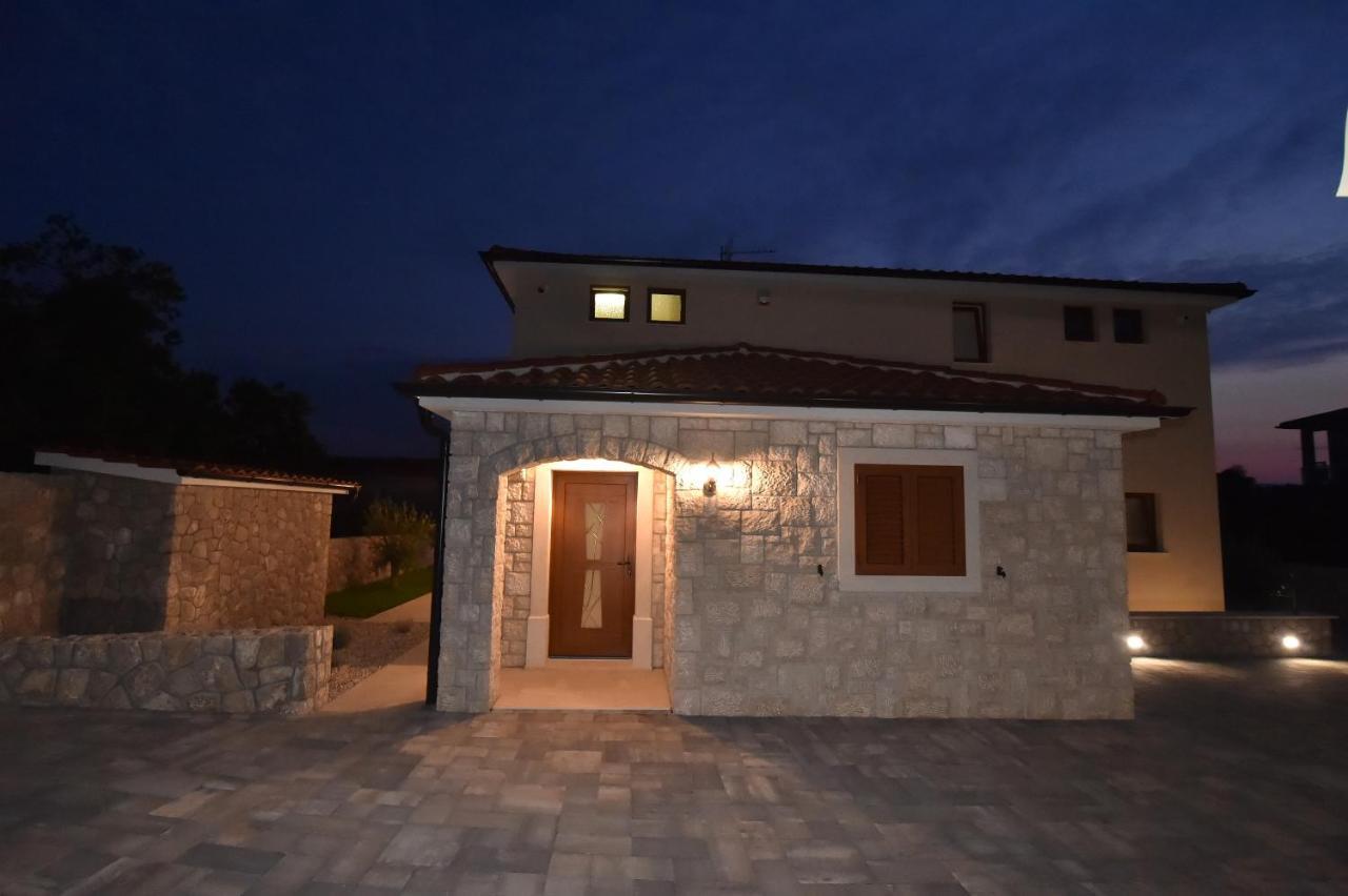 Villa Muskatel -With Heated Pool Brzac エクステリア 写真