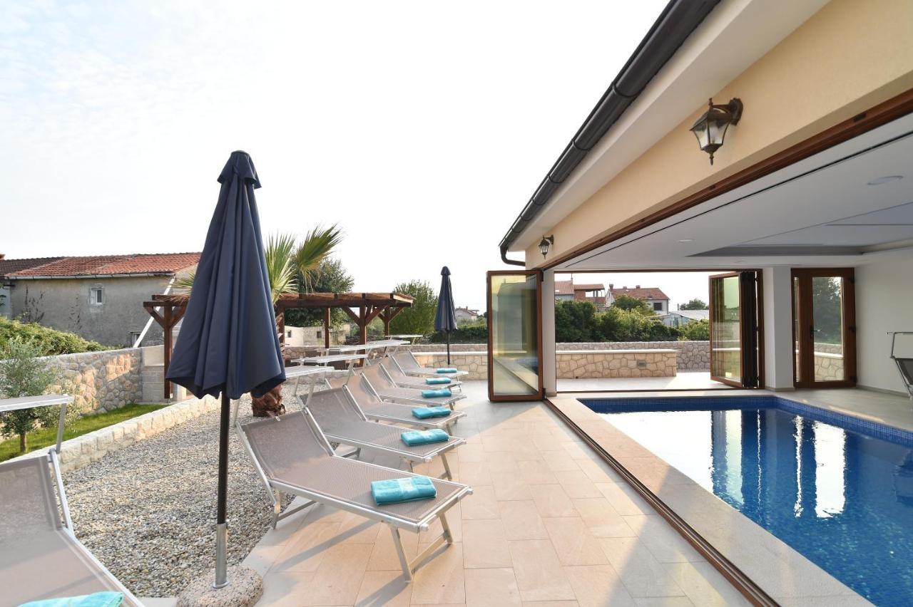 Villa Muskatel -With Heated Pool Brzac エクステリア 写真
