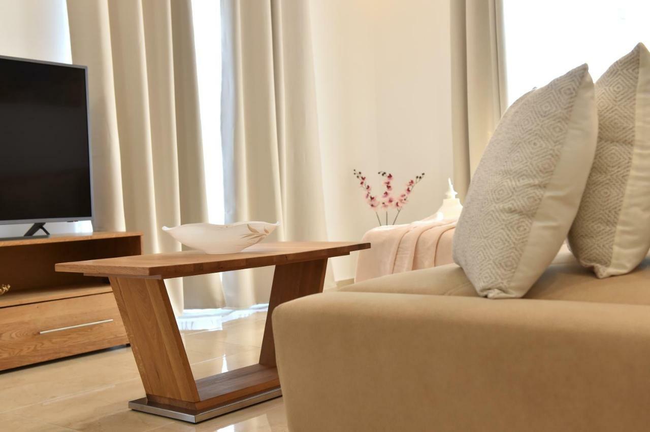 Villa Muskatel -With Heated Pool Brzac エクステリア 写真